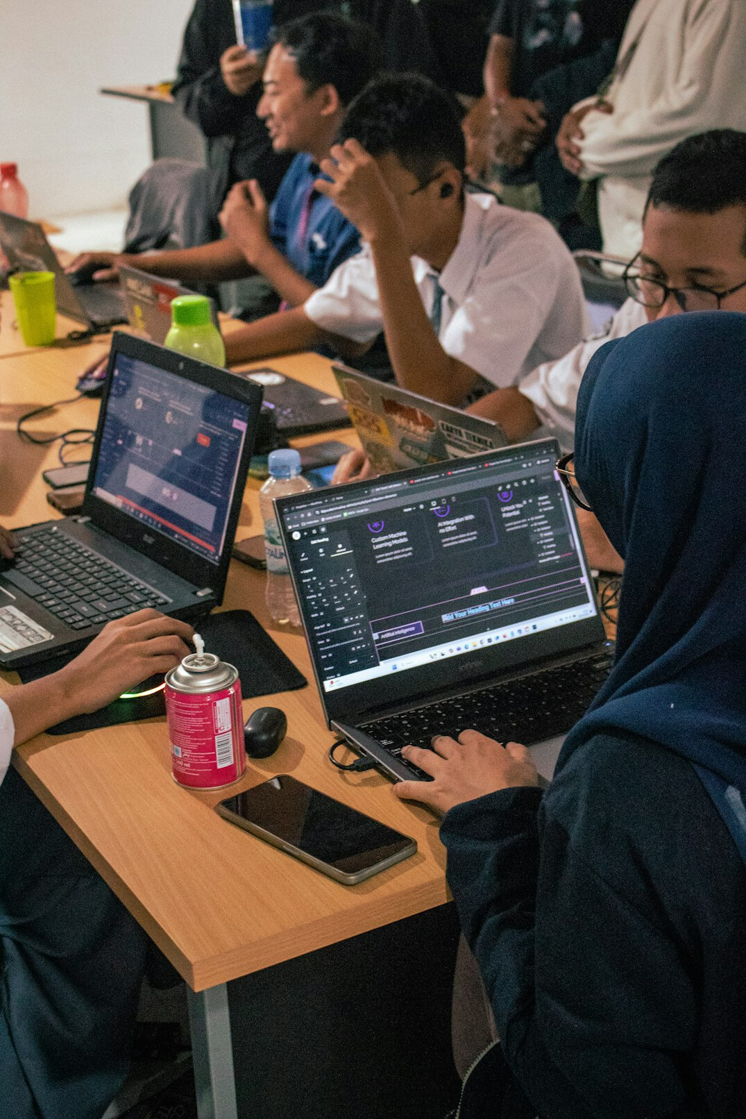 japanese programming students in class